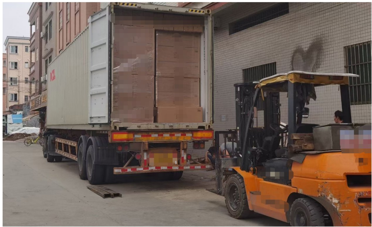 Com o feriado se aproximando, a JE Company está trabalhando horas extras para enviar pedidos